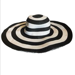 Black and White Summer Beach Hat